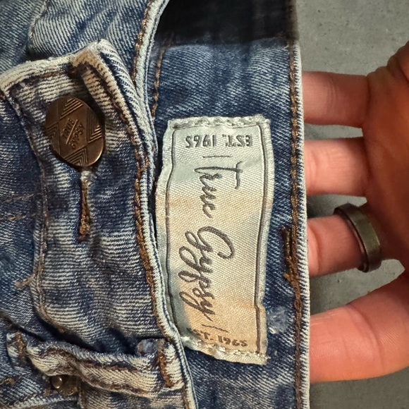 True Gypsy Jean Shorts Distressed - Picture 2 of 3